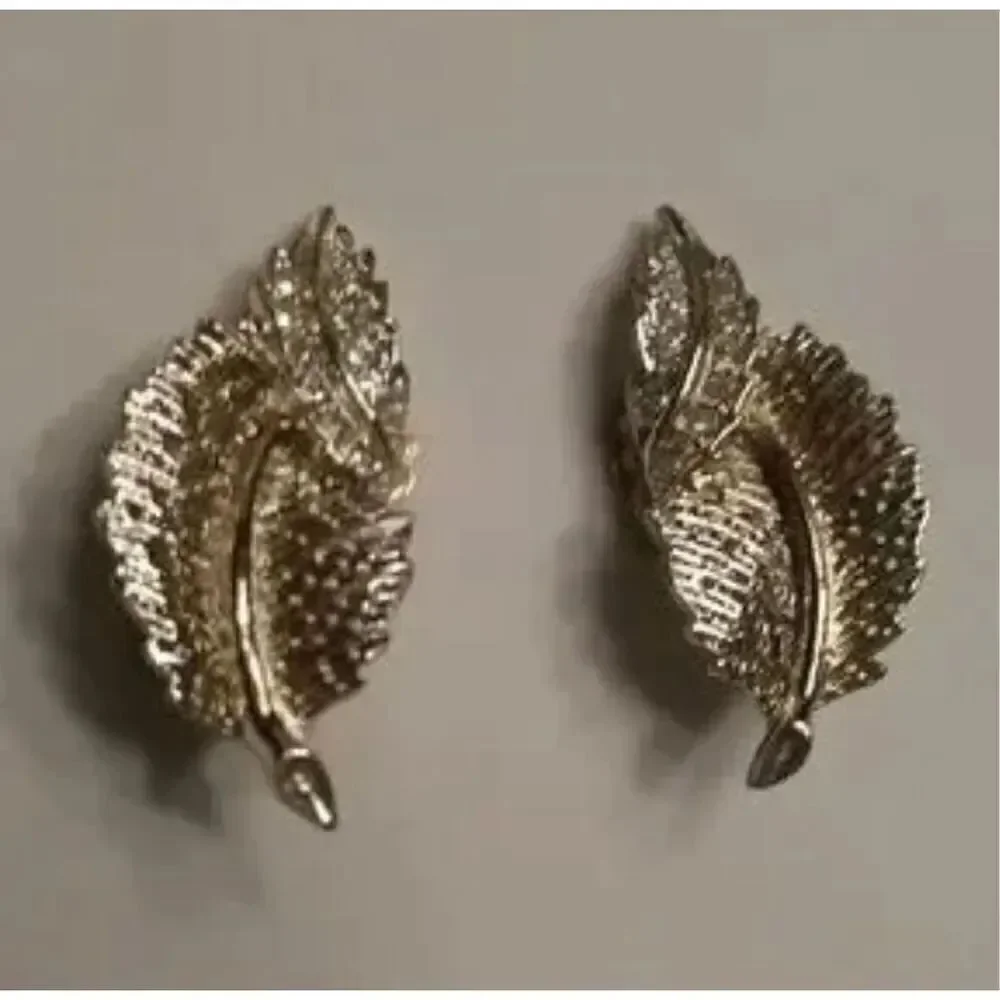 SARAH COVENTRY Leaf Shape Clip Earrings, LT. Gold Tone Metal, Crystals